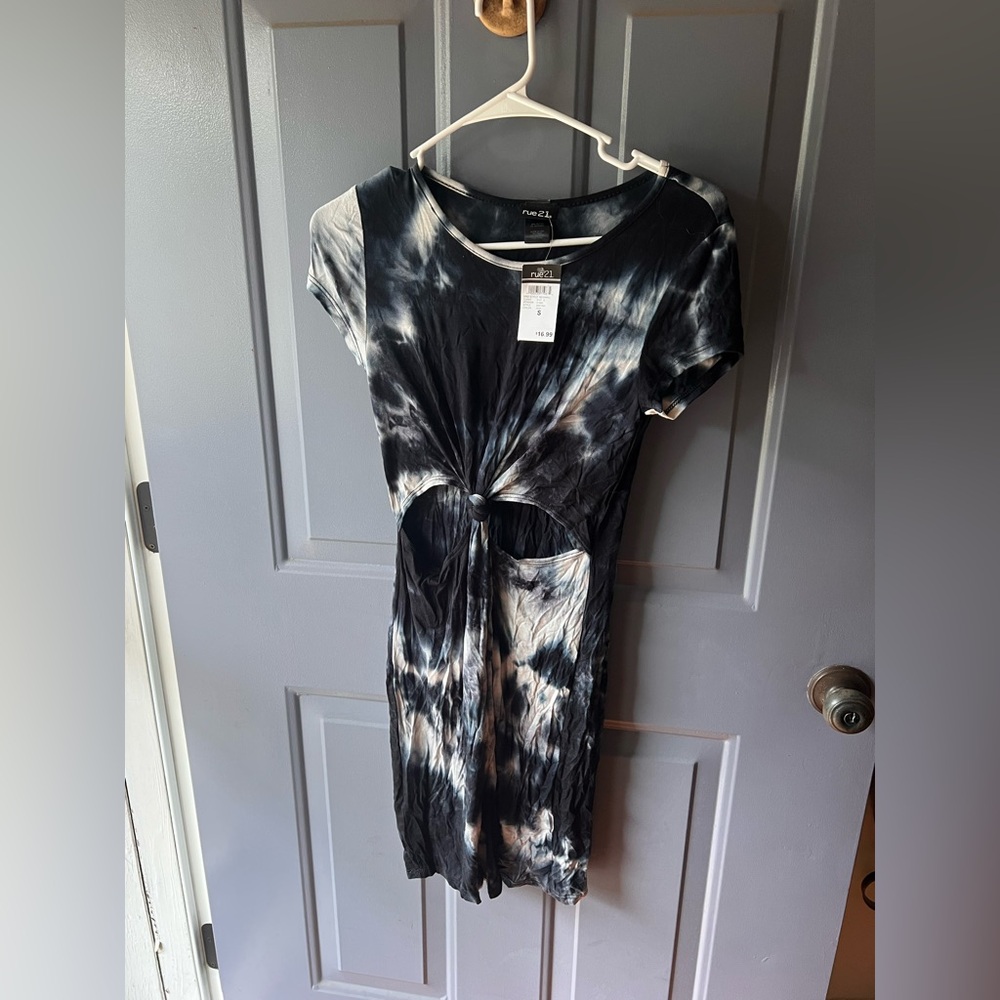 Rue21 Black and White Tie-Dye Midi Dress